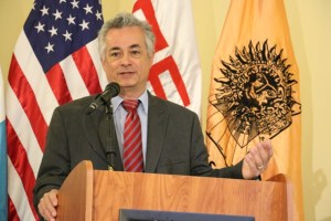 La mezcla E5 es 5 por ciento etanol y 95 por ciento de gasolina 