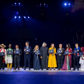 11 ganadores galardonados en la ceremonia de entrega del Premio Zayed a la Sostenibilidad celebrada durante la COP28&nbsp;EAU