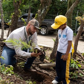 Reforestación en Fraijanes: 180 niños plantan&nbsp;futuro