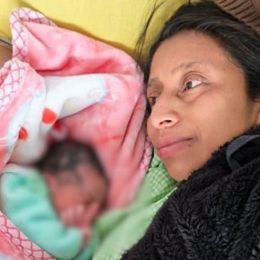 María Teresa se convierte en la primera bebé nacida en el nuevo Consultorio del IGSS en&nbsp;Totonicapán