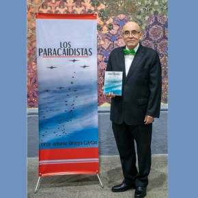 Los Paracaidistas: la historia de hombres y mujeres de la boina&nbsp;negra